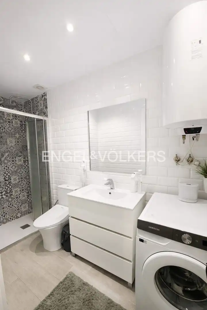 Baño de Piso en venta en Fuenlabrada con Aire acondicionado, Calefacción y Amueblado