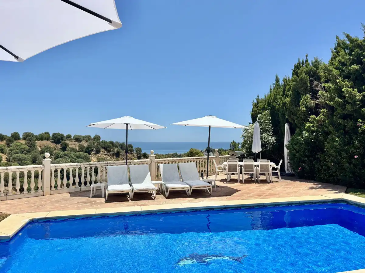 Chalet con piscina en venta en Calle Huelva de Calahonda 3820, imagen 5
