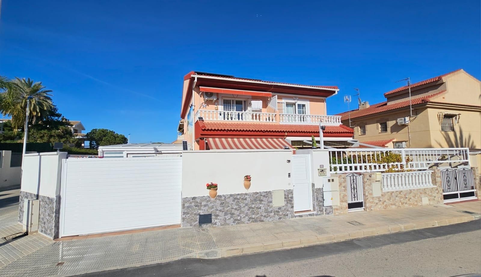 Exterior view of House or chalet for sale in San Javier  with Air Conditioner, Heating and Private garden
