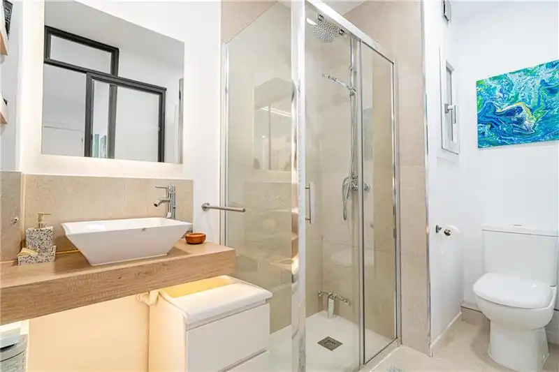 Baño de Piso en venta en  Palma de Mallorca con Aire acondicionado, Calefacción y Terraza