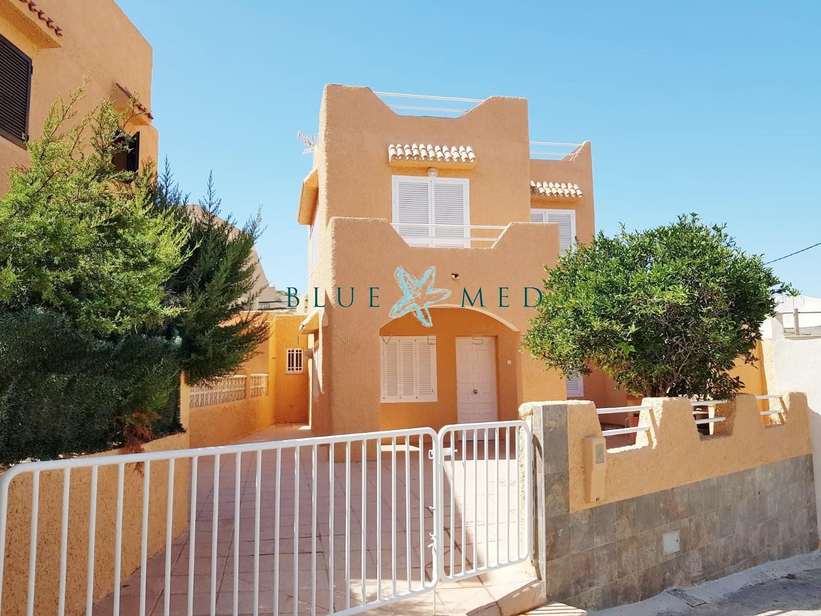 Vista exterior de Dúplex en venda en Cartagena amb Aire condicionat, Calefacció i Jardí privat