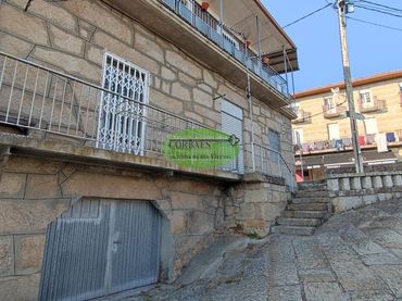 House with balcony for sale in Ventiun