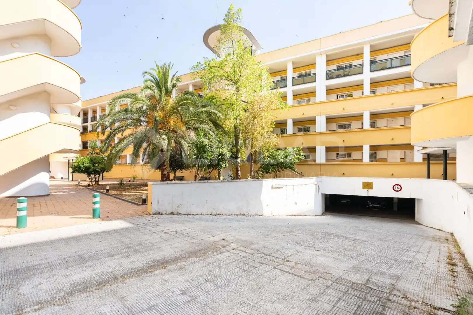 Garage for sale in Doctor Barraquer - G. Renfe - Policlínico