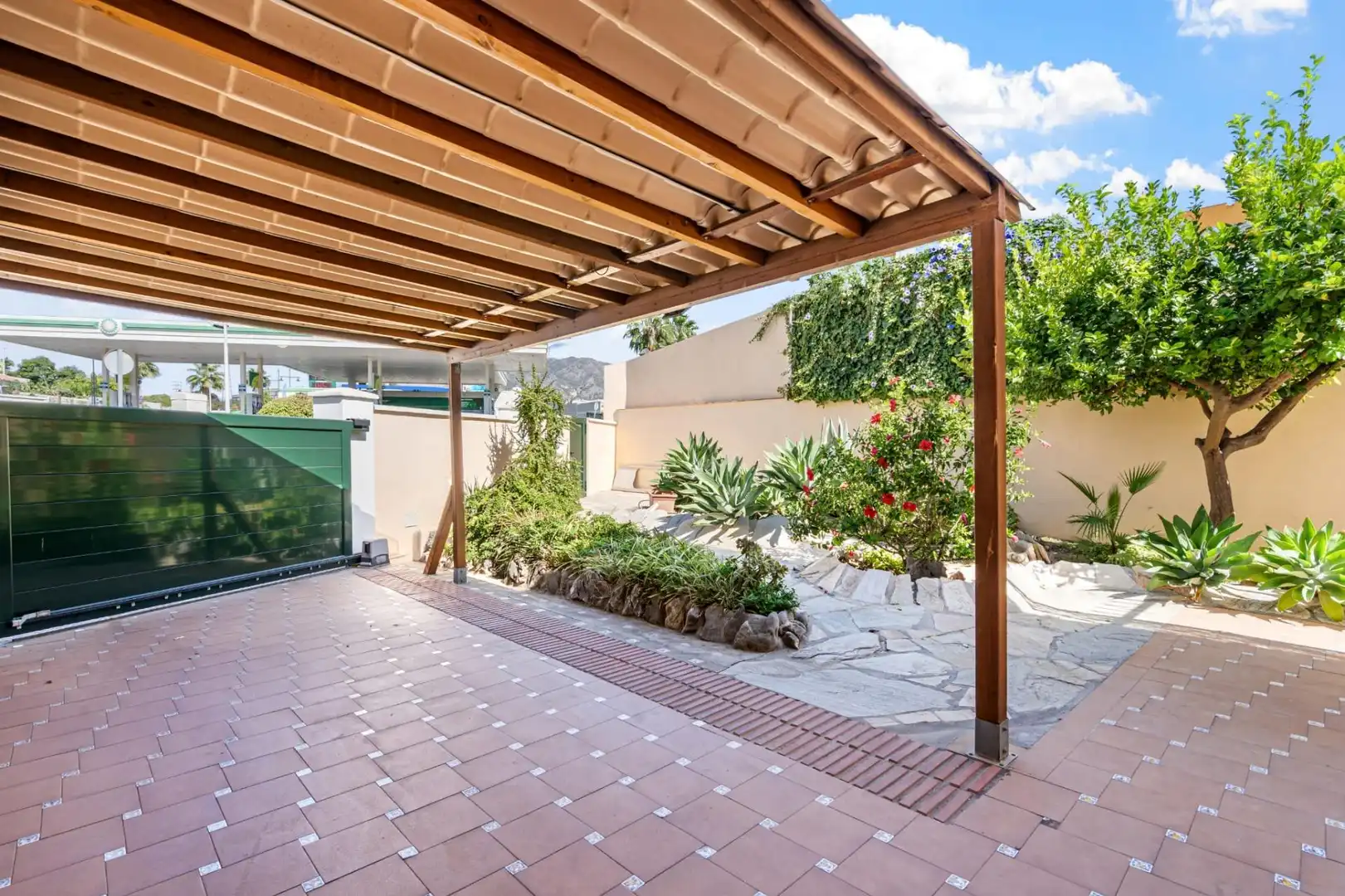 Terrace of Detached homes for sale in Fuengirola  with Air Conditioner, Private garden and Terrace