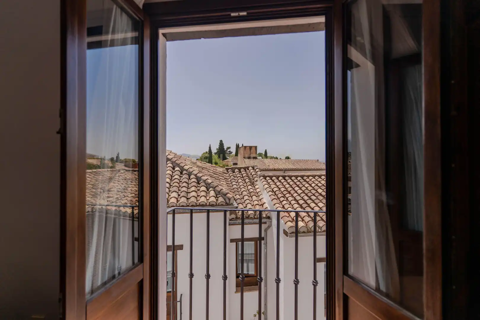 Vista exterior de Pis en venda en Granada amb Aire condicionat
