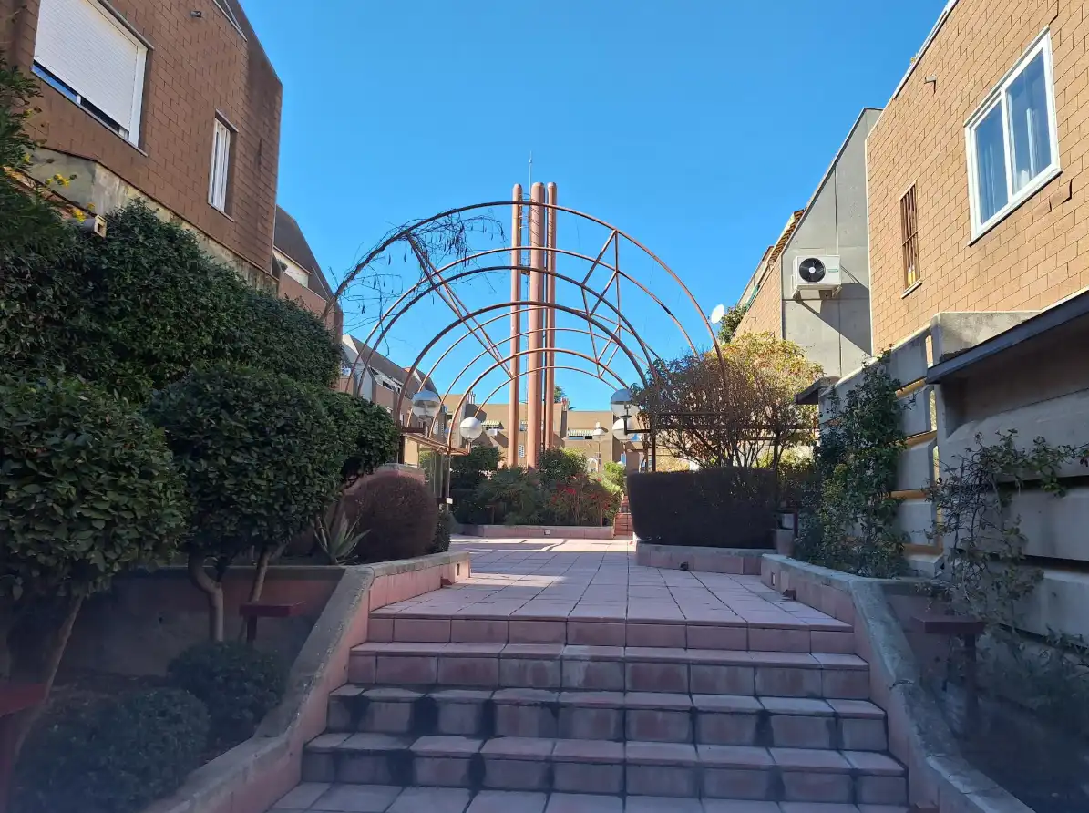 Vista exterior de Casa adosada en venda en Pozuelo de Alarcón