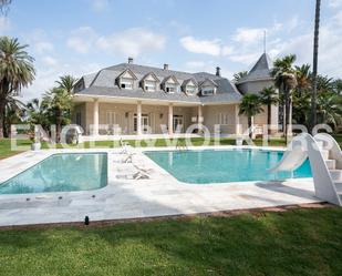 Piscina de Finca rústica en venda en La Pobla de Vallbona amb Aire condicionat, Calefacció i Jardí privat