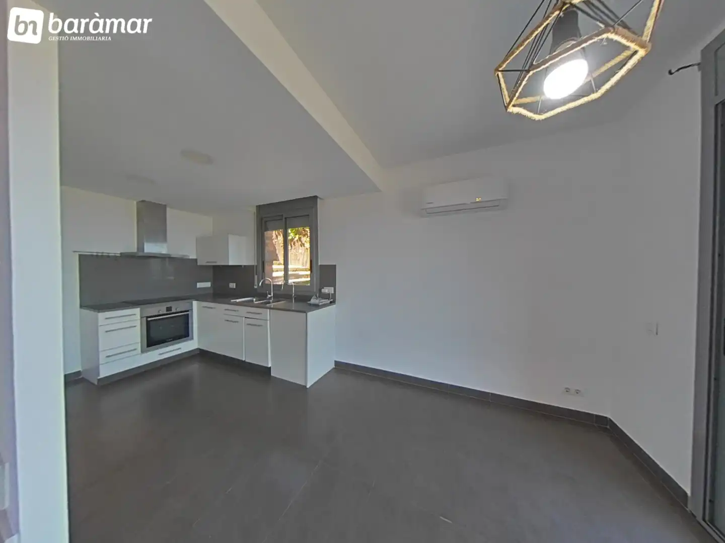 Cocina de Casa adosada en venta en El Vendrell con Aire acondicionado, Calefacción y Jardín privado