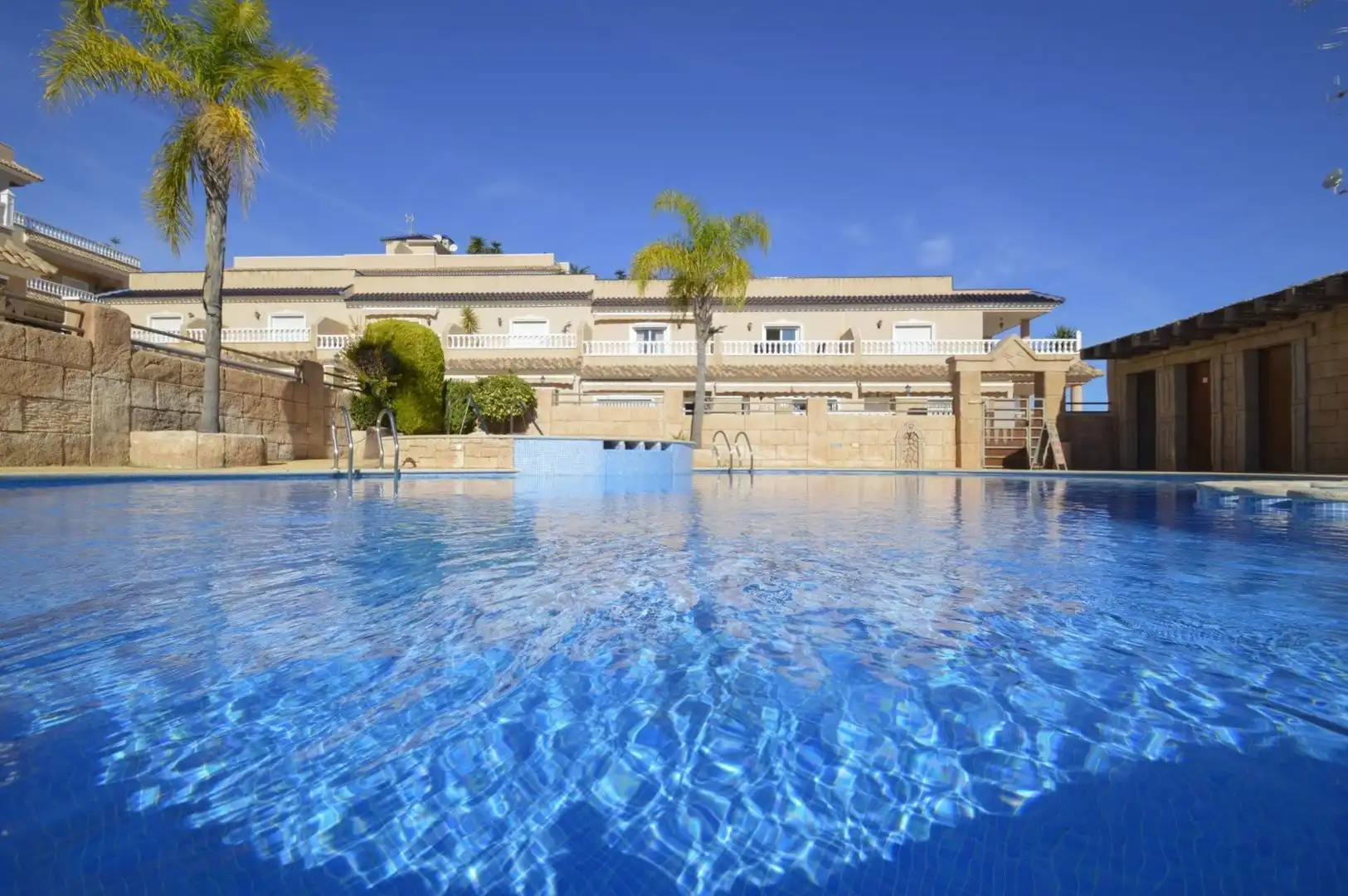Piscina de Apartament en venda en Orihuela amb Aire condicionat, Jardí privat i Terrassa