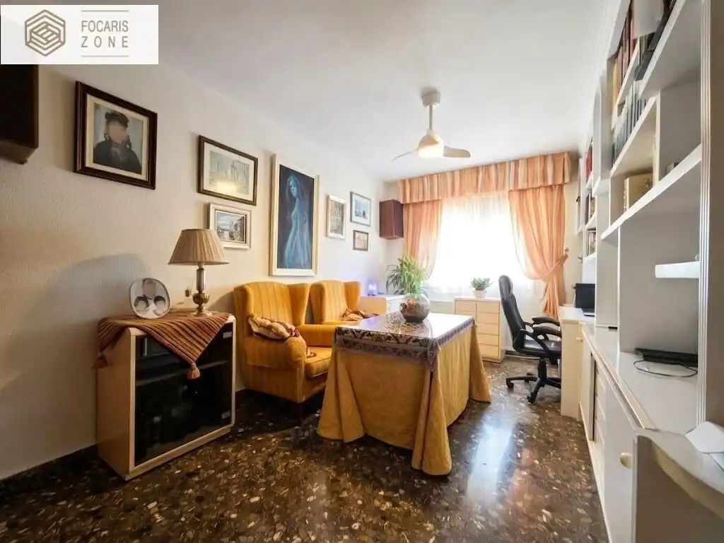 Habitación de Piso en venta en Málaga con Aire acondicionado, Calefacción y Jardín privado