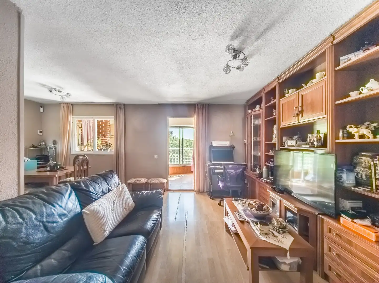 Wohnzimmer von Wohnung zum Verkauf in Madrid mit Heizung, Terrasse und Balkon