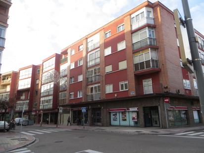 Vista exterior de Pis en venda en Valladolid Capital