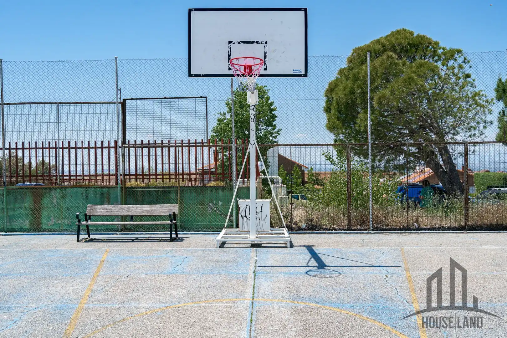 Aparcament de Casa adosada en venda en Algete amb Calefacció, Traster i Piscina comunitària