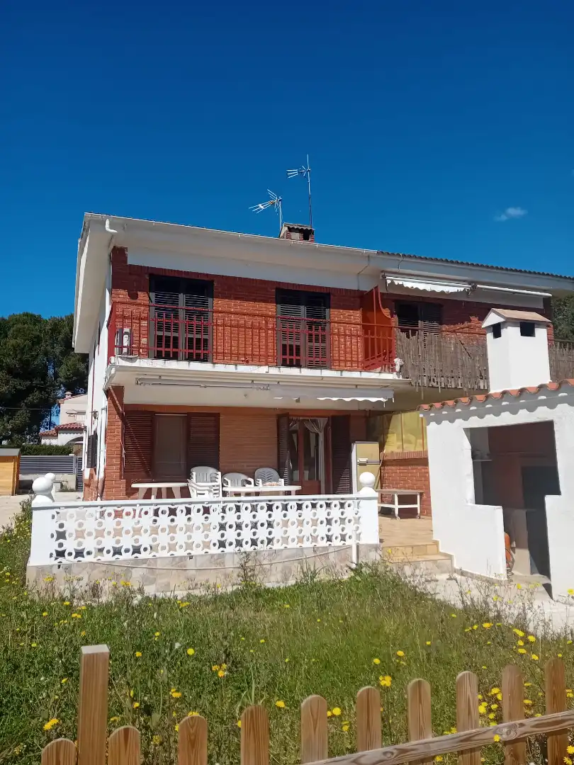 Außenansicht von Einfamilien-Reihenhaus zum Verkauf in L'Ametlla de Mar  mit Klimaanlage, Terrasse und Schwimmbad