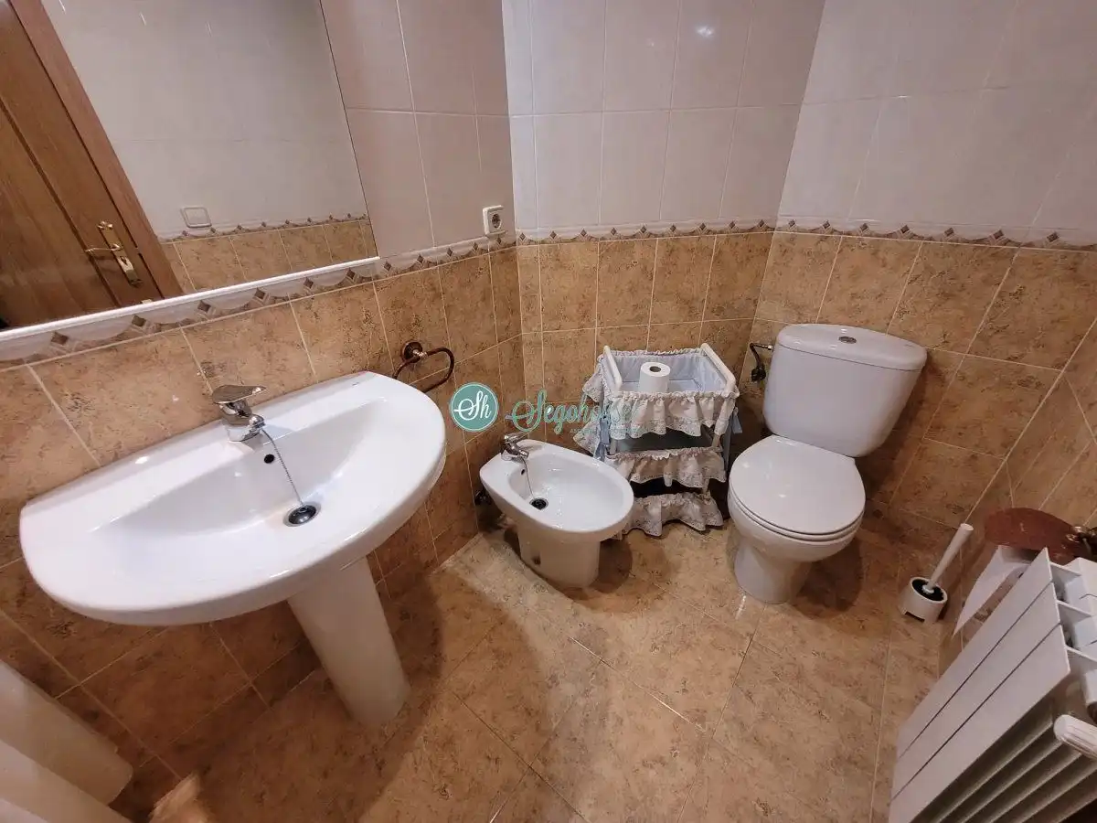 Bathroom of Flat for sale in Palazuelos de Eresma  with Heating, Storage room and Community pool