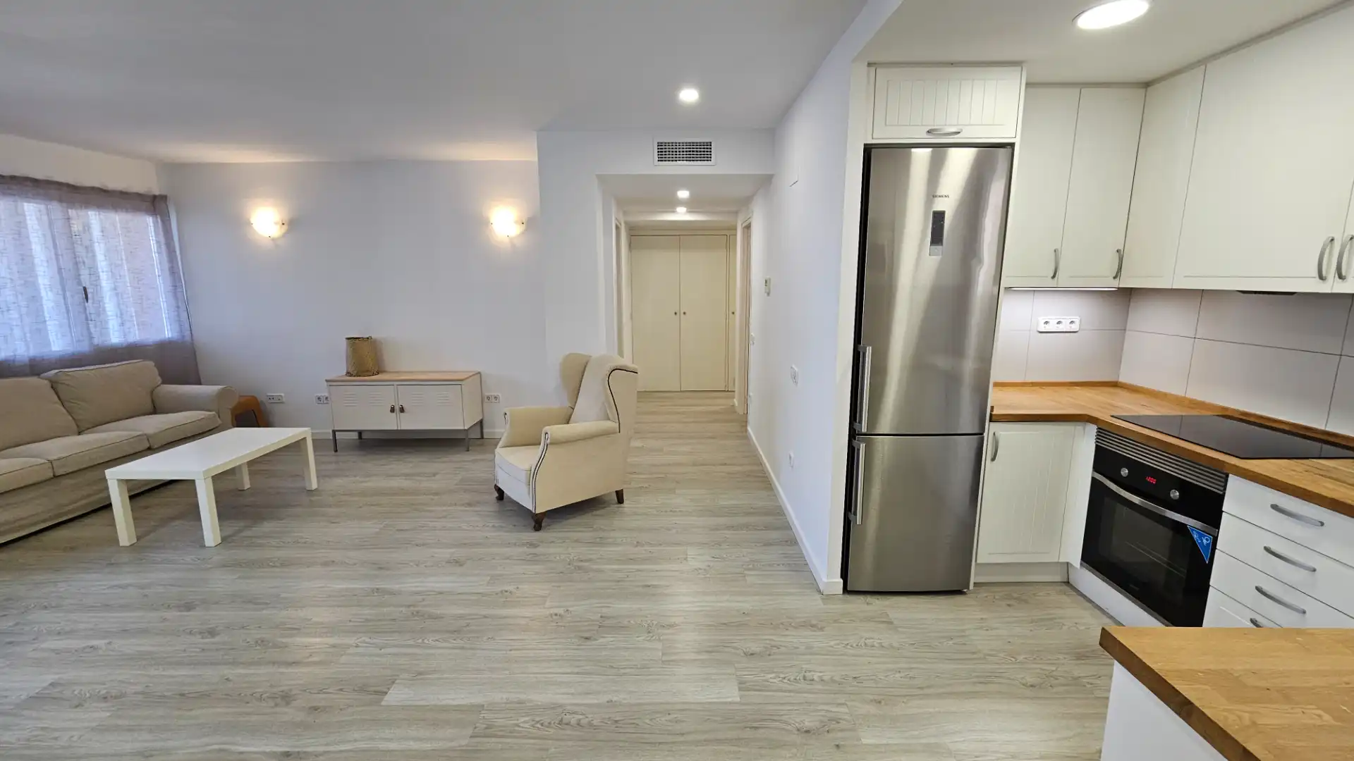 Wohnung zur Miete in Via Augusta, Llevant