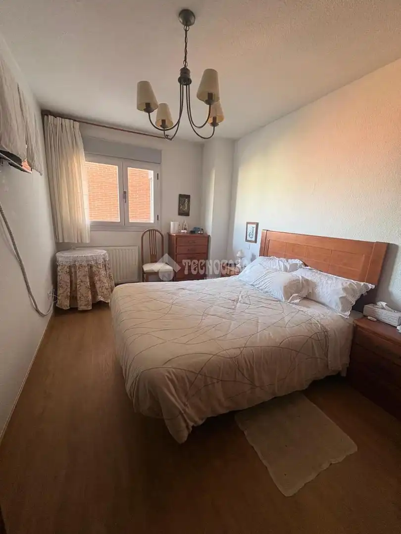 Bedroom of Flat for sale in Madrid