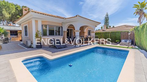 Foto 2 de Casa o chalet en venta en Carrer del Vespre, 9, Bonalba - Cotoveta, Mutxamel