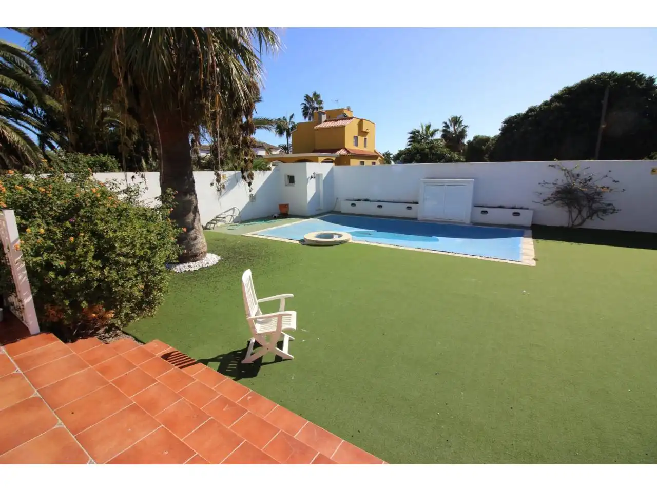 Piscina de Casa o xalet en venda en Roquetas de Mar amb Aire condicionat, Jardí privat i Terrassa