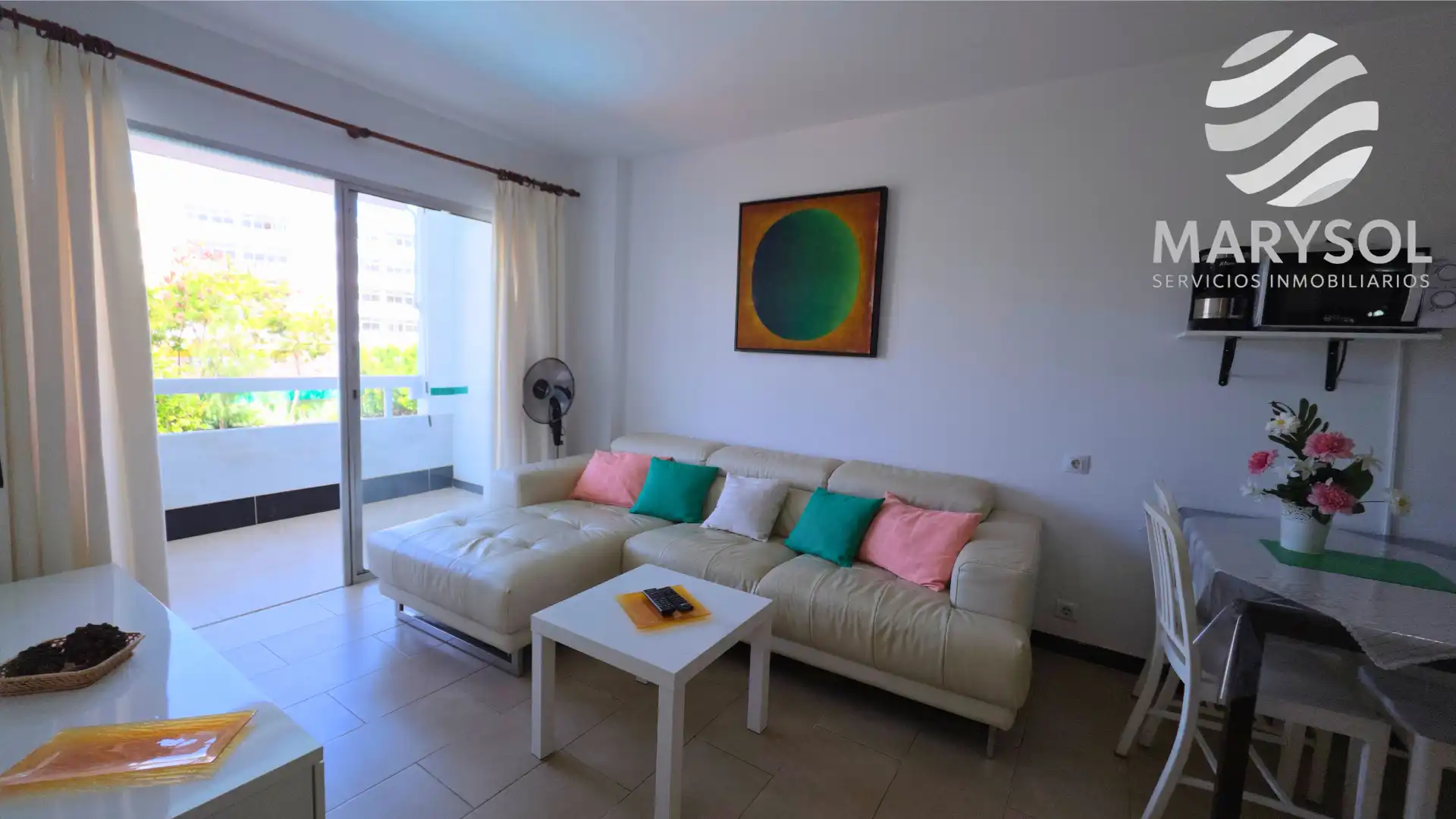 Sala d'estar de Apartament en venda en San Bartolomé de Tirajana amb Terrassa, Moblat i Microones