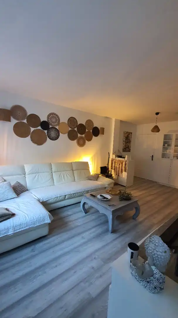 Appartamento con terrazza in affitto a Avinguda de la Bartra 1g, imagen 2