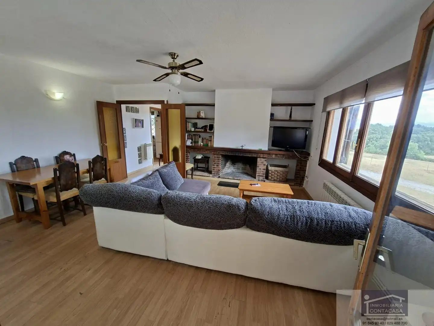 Sala d'estar de Finca rústica en venda en Bustarviejo amb Calefacció i Terrassa