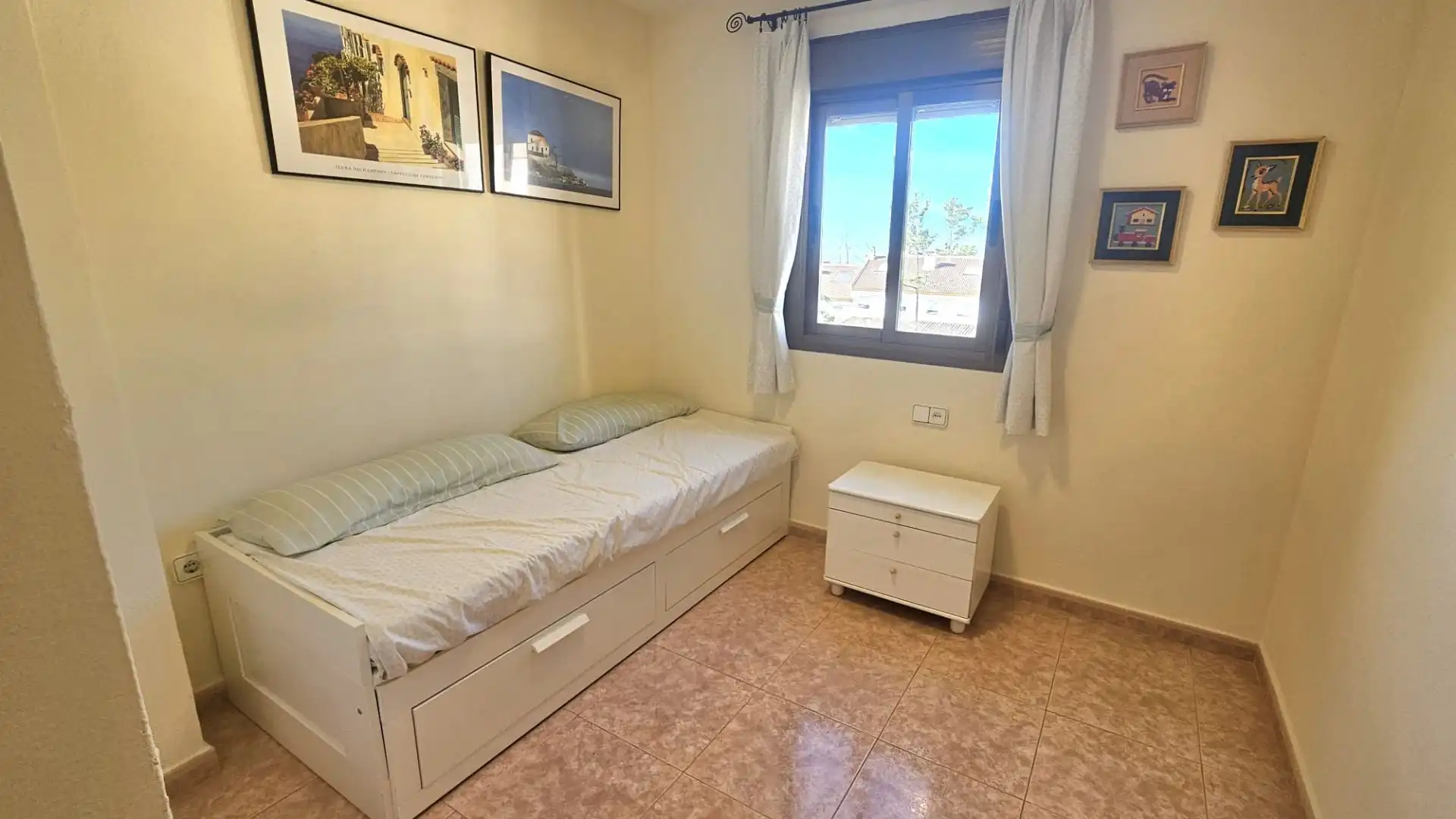 Dormitori de Casa adosada en venda en Benalmádena amb Terrassa, Moblat i Piscina comunitària
