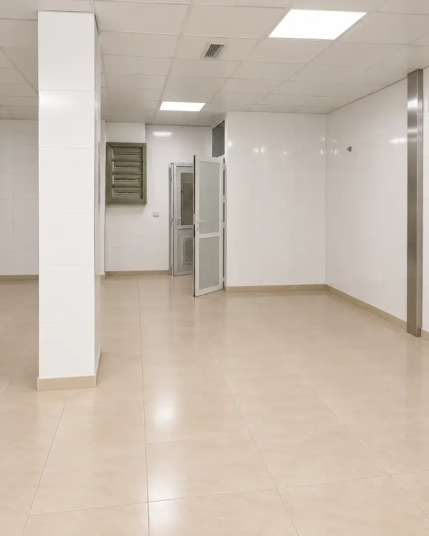 Nau industrial en venda en Estepona