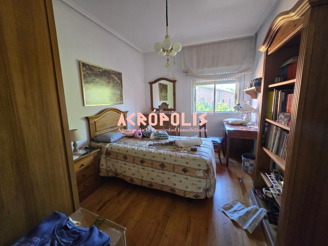 Bedroom of House or chalet for sale in Onzonilla  with Heating and Storage room
