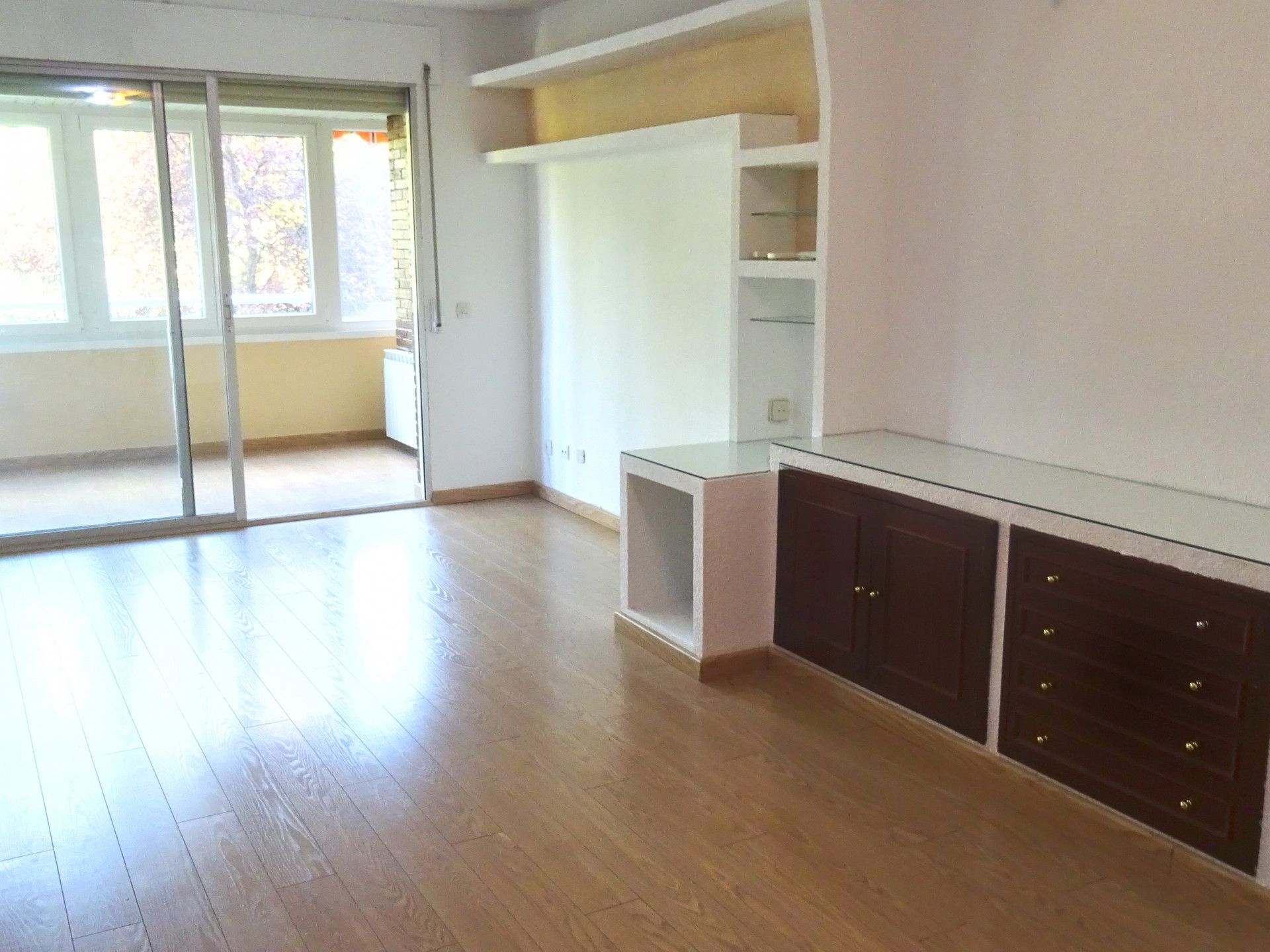 Living room of Flat to rent in Tres Cantos  with Heating, Terrace and Storage room