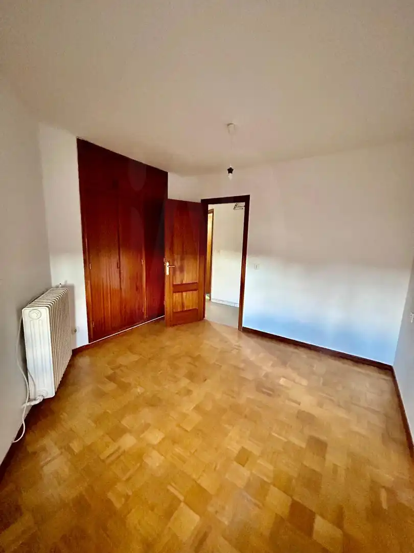 Habitación de Ático en venta en La Bañeza  con Calefacción y Terraza