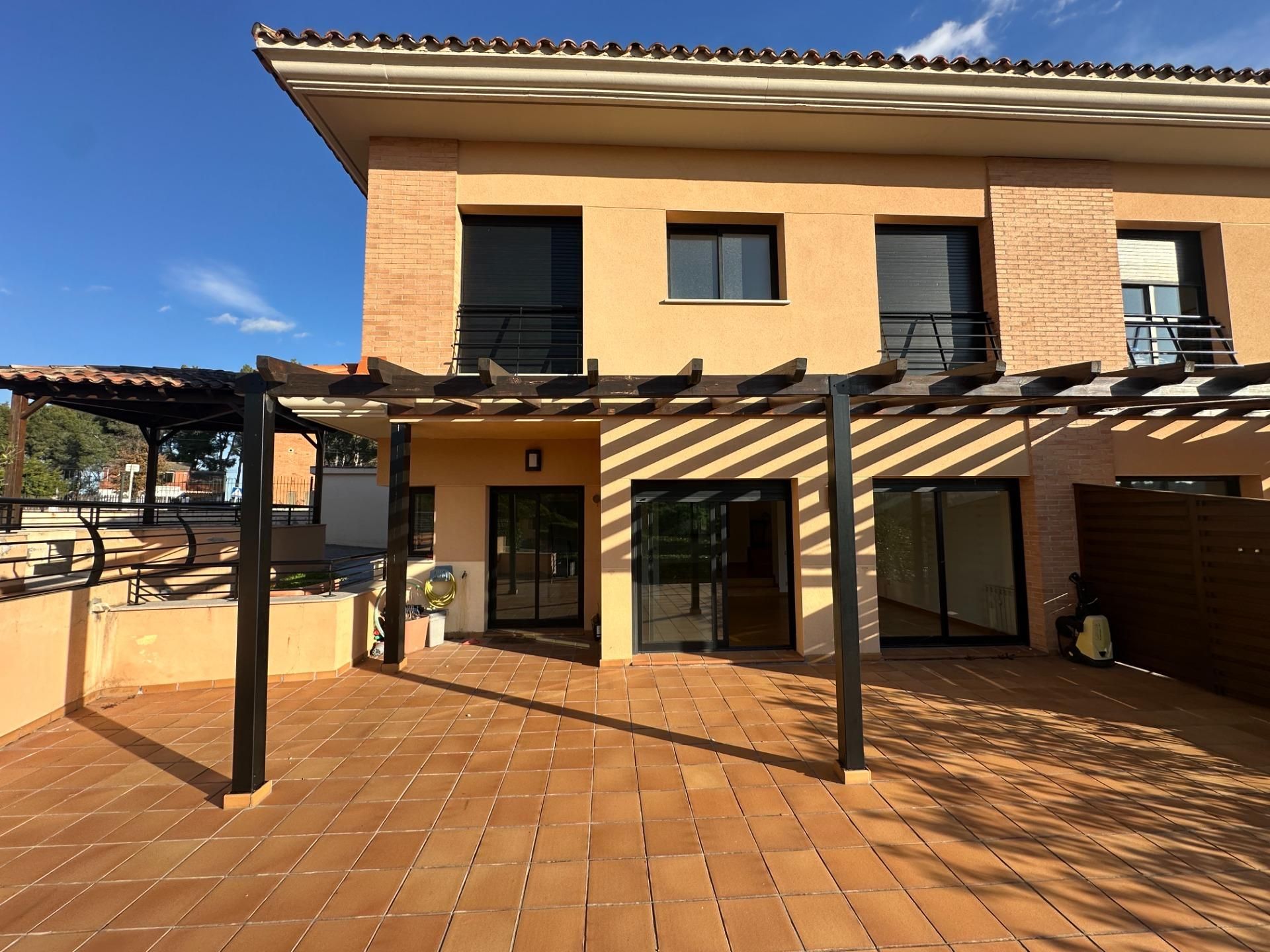 Terrace of Single-family semi-detached for sale in Sant Esteve Sesrovires  with Air Conditioner, Heating and Private garden