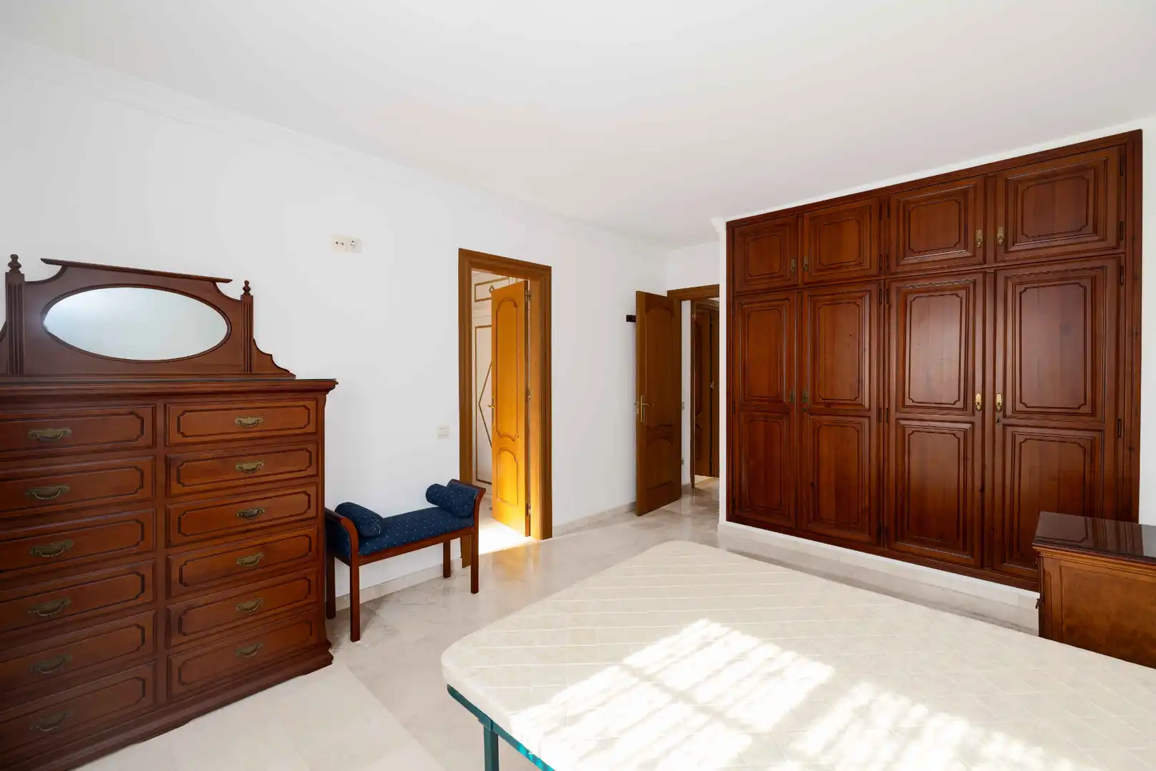 Dormitori de Casa adosada en venda en Marbella amb Terrassa i Traster