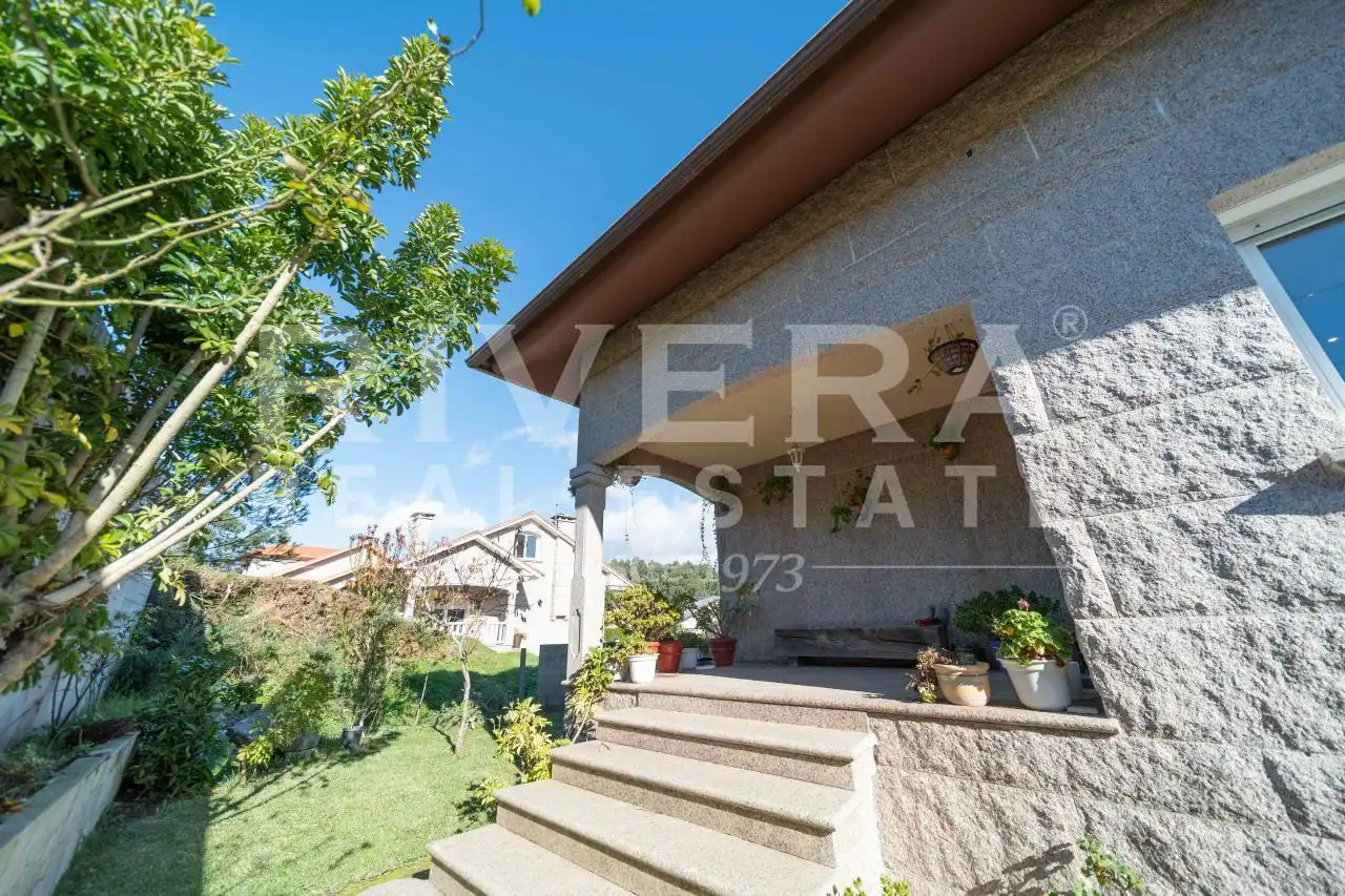 Vista exterior de Casa o chalet en venta en A Illa de Arousa  con Calefacción