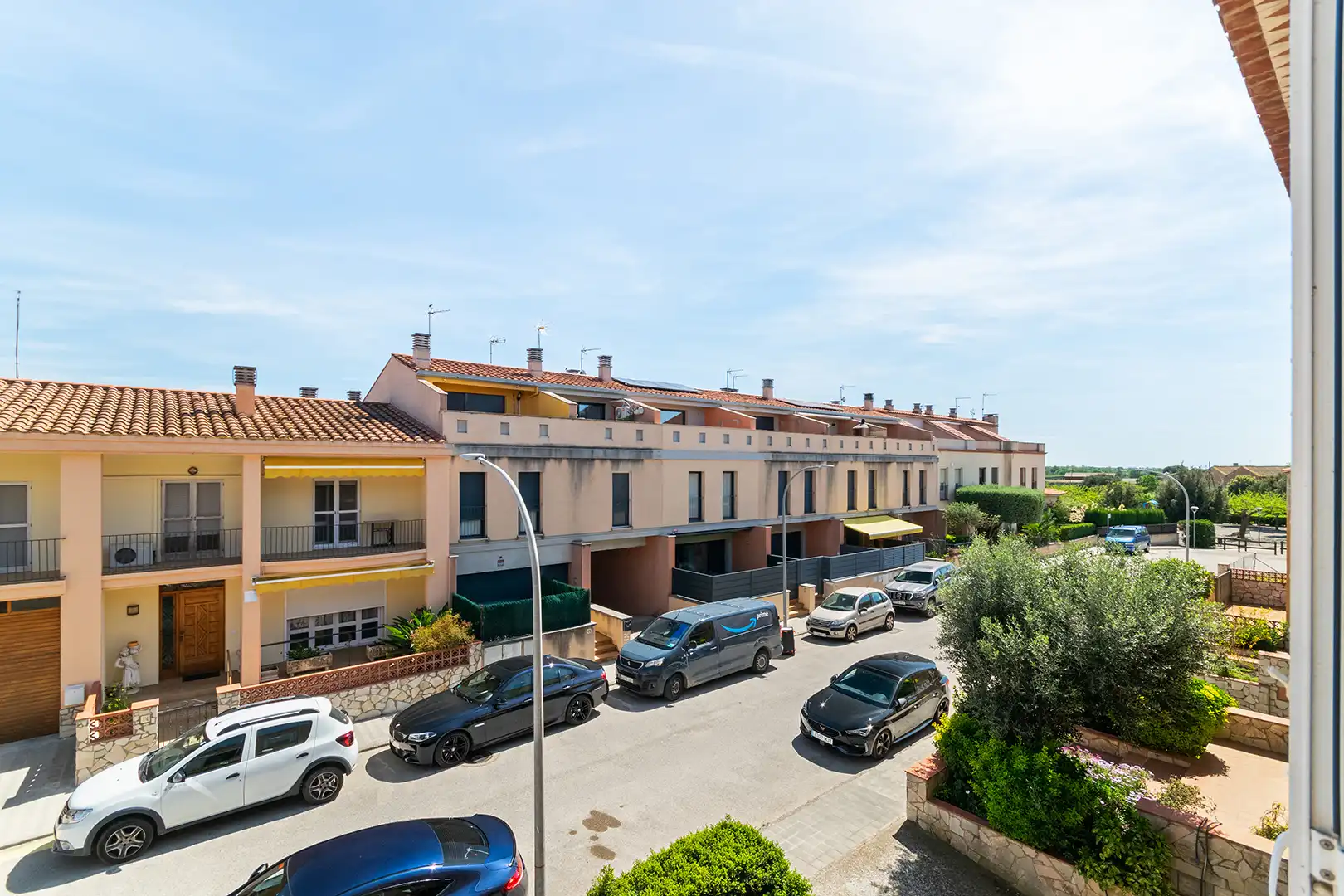 Vista exterior de Casa adosada en venda en Peralada amb Calefacció, Jardí privat i Terrassa