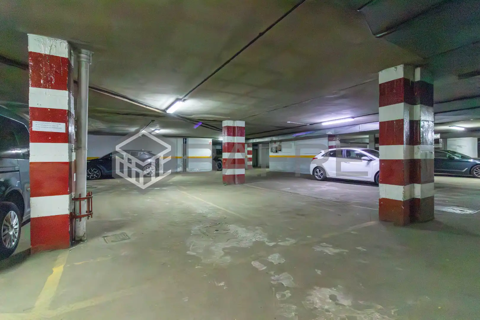 Parkplatz von Büro zur Miete in Madrid