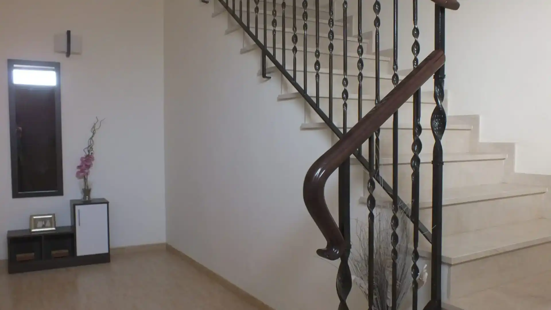 Casa adosada en venda en Iznájar amb Aire condicionat i Balcó
