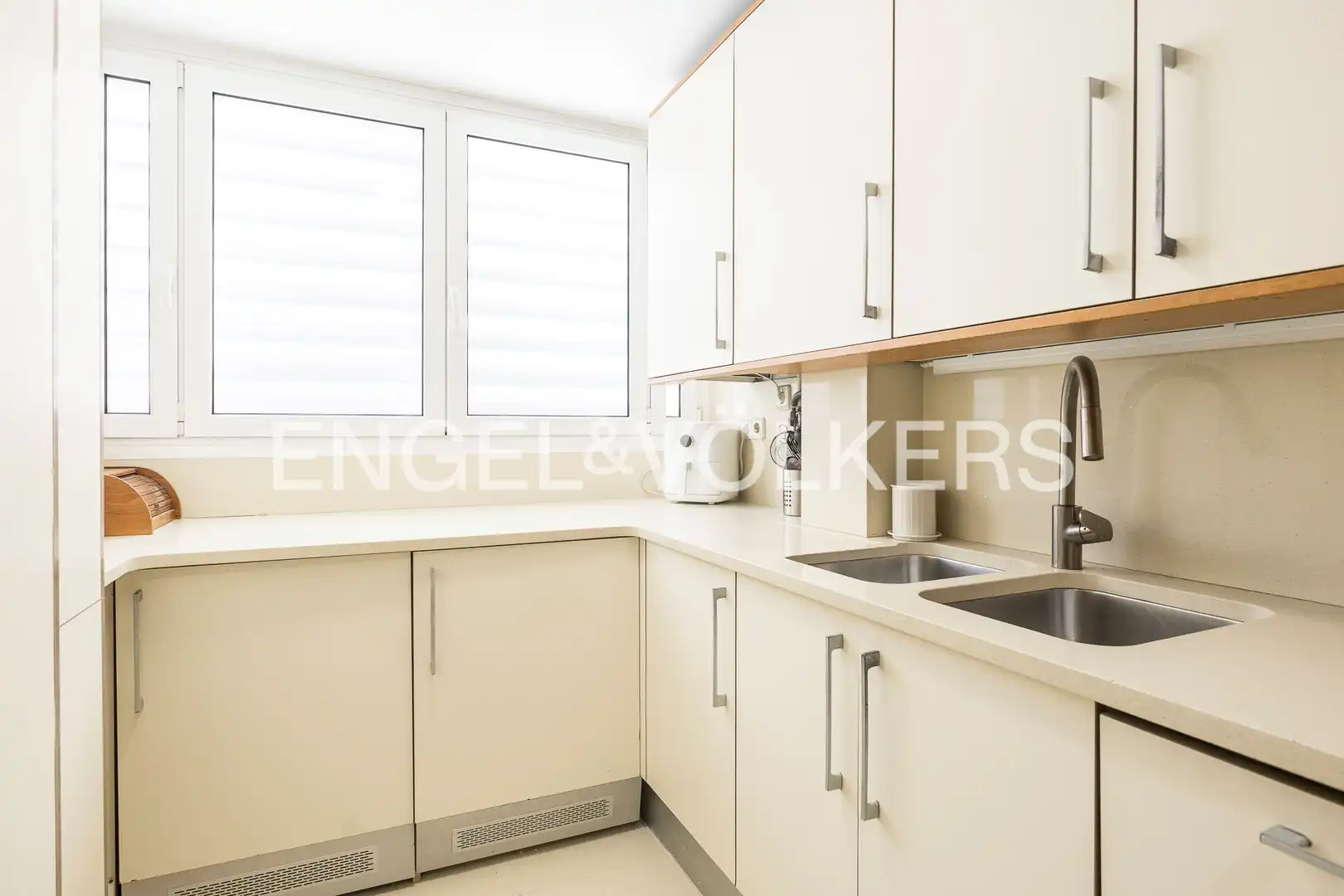Kitchen of Flat for sale in Barcelona  with Air Conditioner, Heating and Furnished