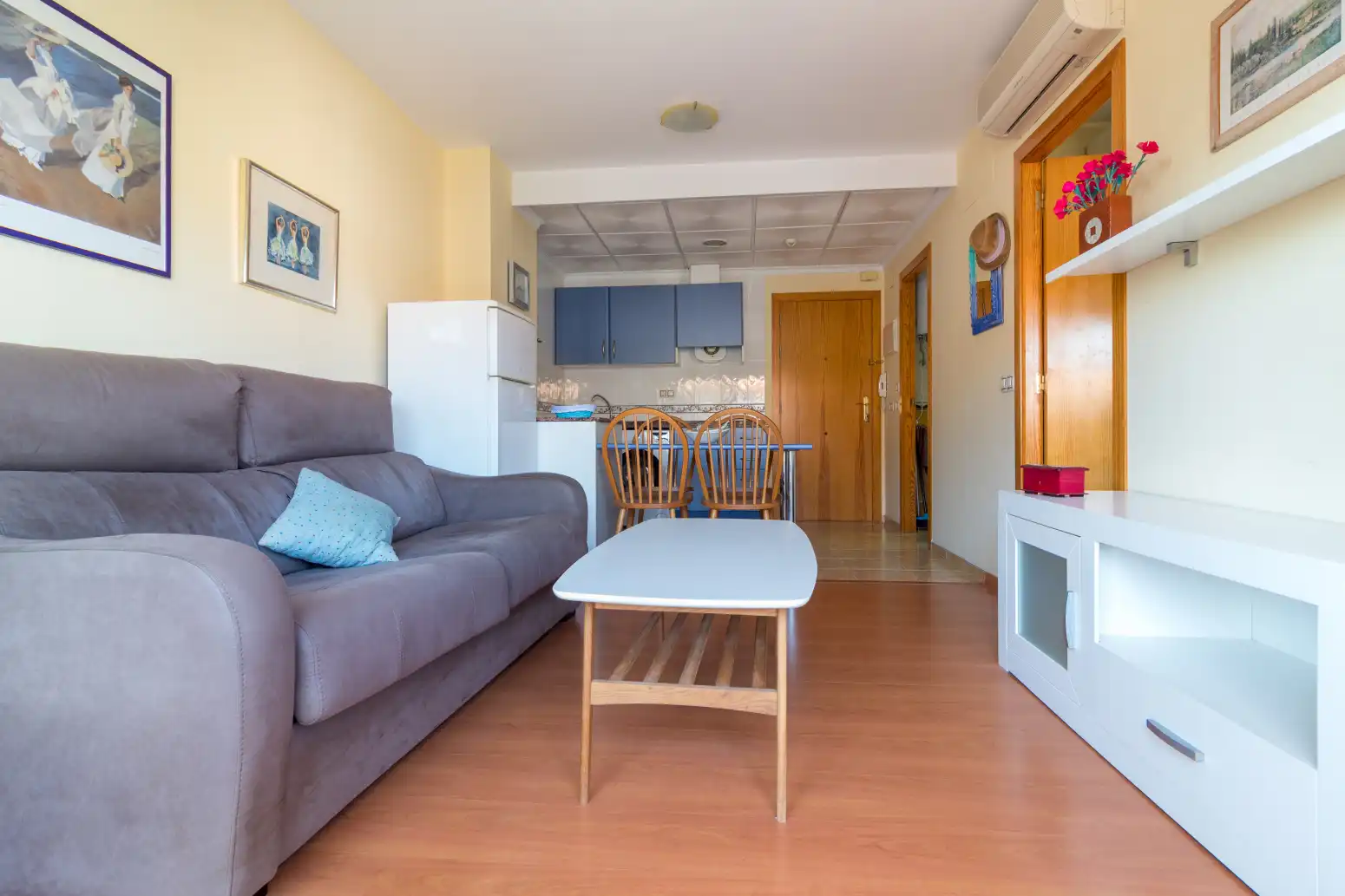 Sala d'estar de Pis de lloguer en Canet d'En Berenguer amb Calefacció, Terrassa i Piscina