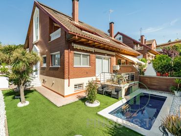 Casa amb piscina en venda a Santa Maria - Terra Nostra