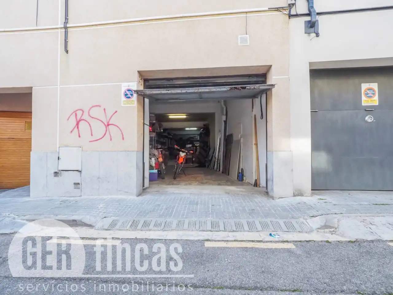 Business premises for sale in Calle Balmes, imagen 2