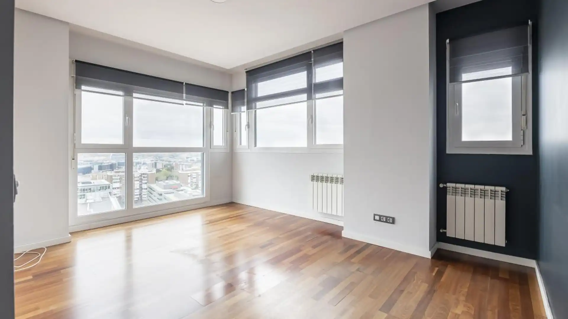 Dormitori de Pis en venda en  Madrid Capital amb Aire condicionat, Calefacció i Jardí privat