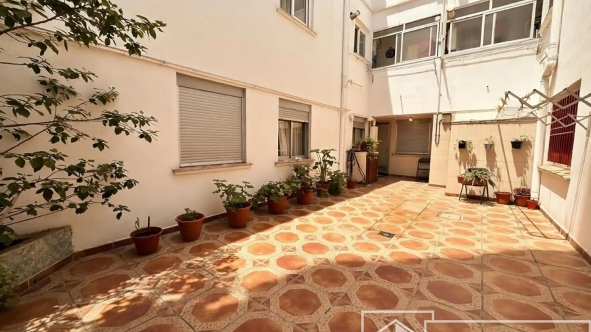 Exterior view of Flat for sale in Burjassot  with Air Conditioner and Terrace