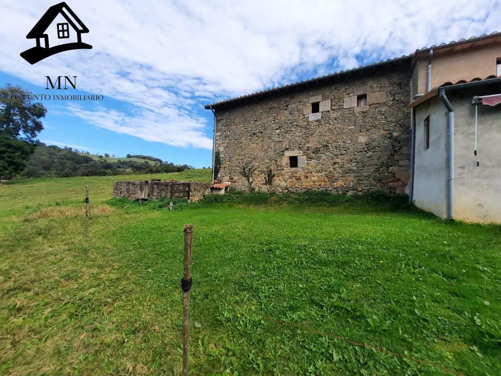 Vista exterior de Finca rústica en venda en Saro