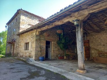 House with garden for sale in Barrio Borleña Salcedillo
