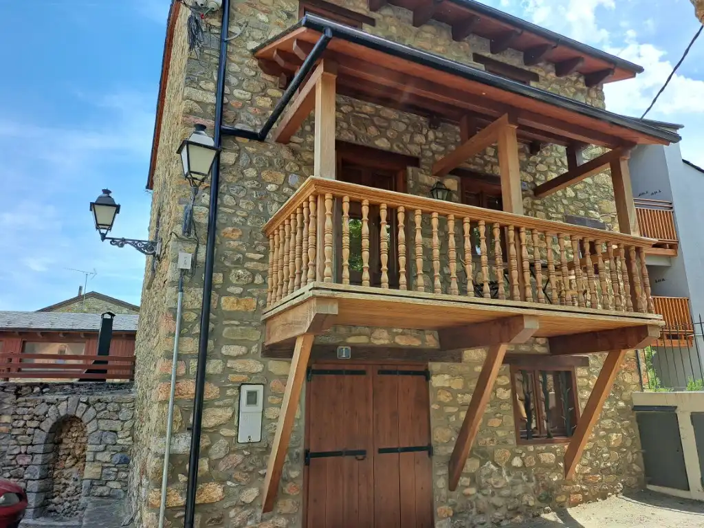 Houses for rent in Carrer Mossèn Cinto Verdaguer, 5, Das