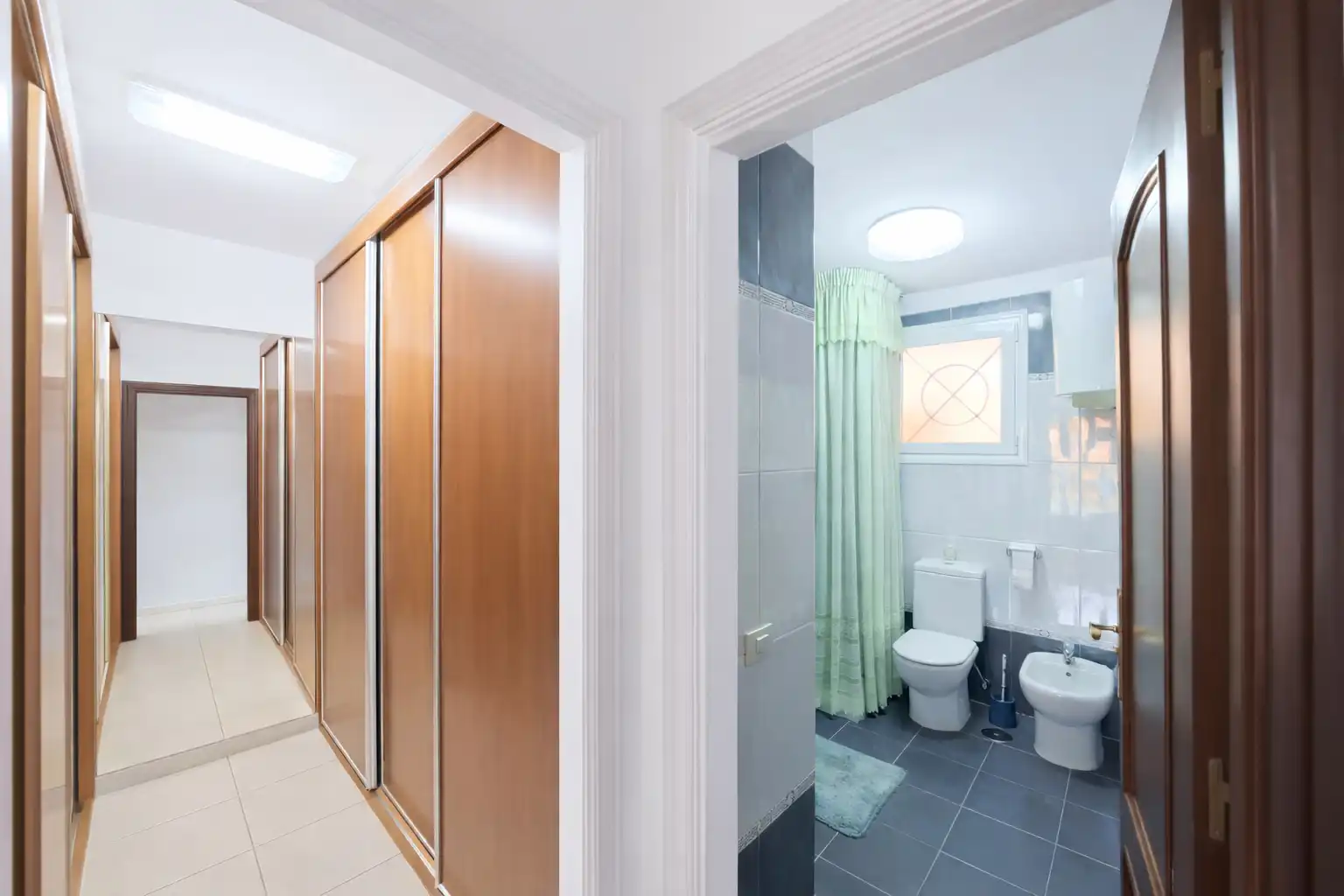 Baño de Apartamento en venta en Arona con Terraza, Amueblado y Horno