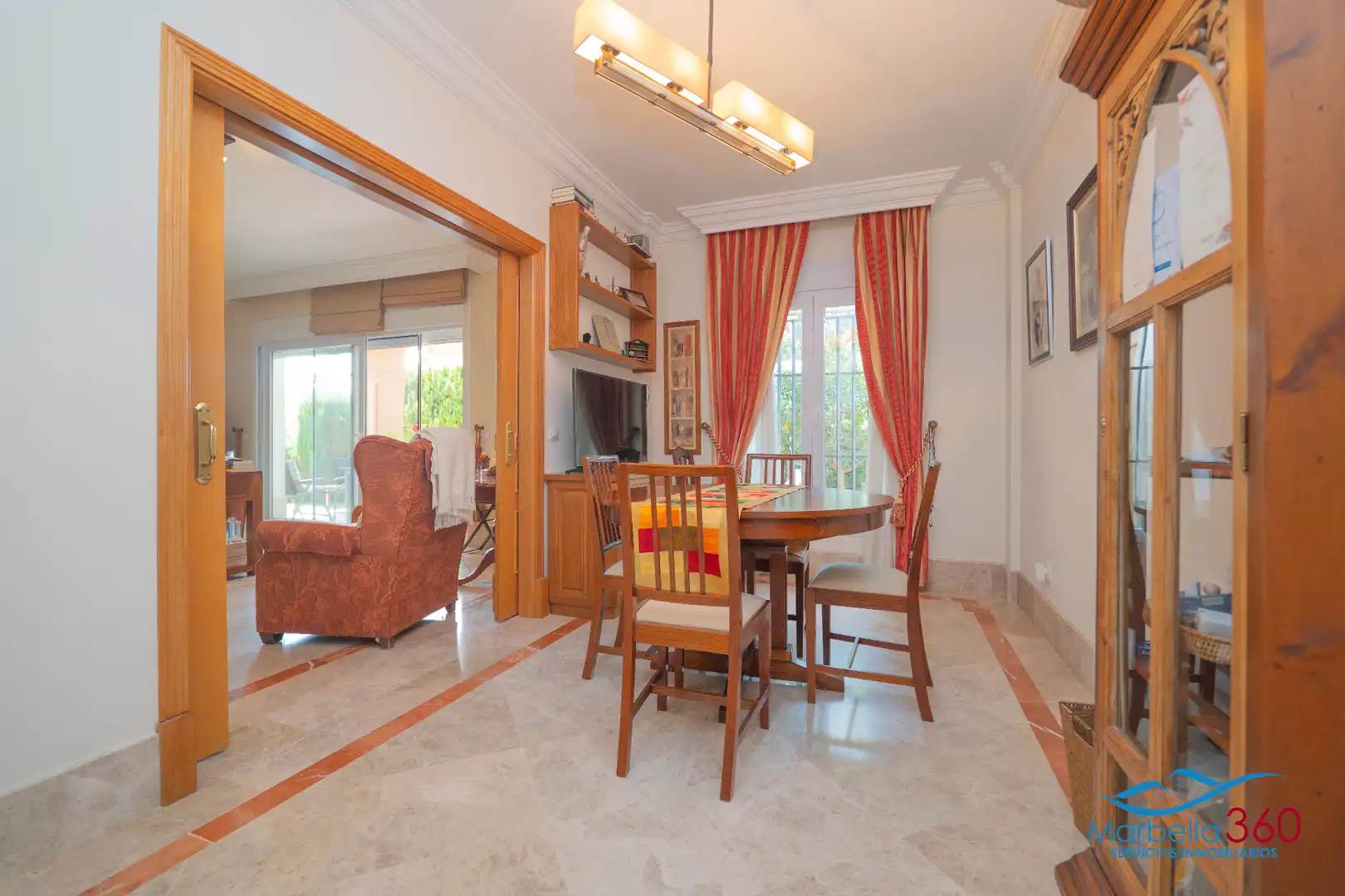 Comedor de Casa adosada en venta en Marbella con Aire acondicionado, Calefacción y Jardín privado