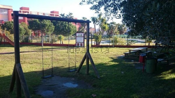 Jardí de Pis de lloguer en Algeciras amb Jardí privat, Moblat i Piscina comunitària