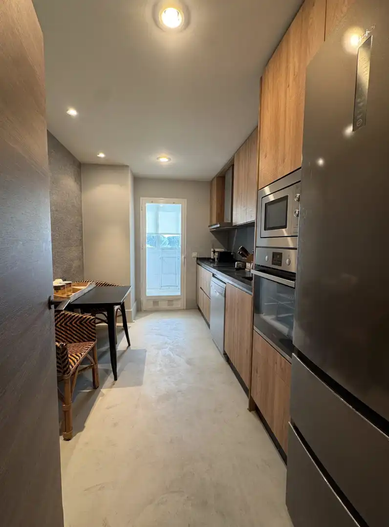 Cuina de Apartament de lloguer en Marbella amb Aire condicionat, Piscina i Moblat
